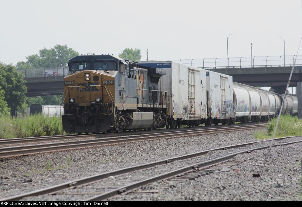 CSX 584 on M367